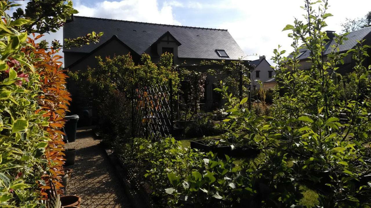 Les Muscaris Bed & Breakfast Le Minihic-sur-Rance Bagian luar foto